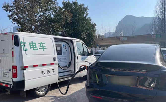 开鲁汽车搭电